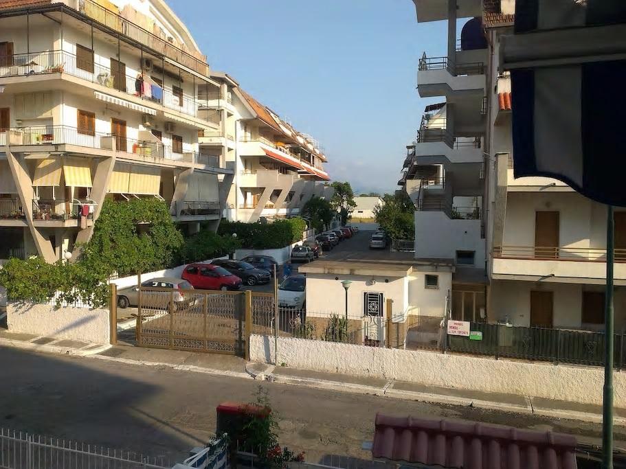 Apartamento Trilocale A 800 Metri Dal Mare Scalea Exterior foto